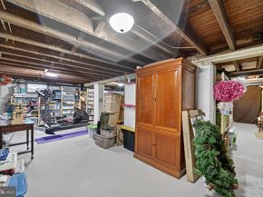 805 N Quaker Lane, Alexandria VA 22302