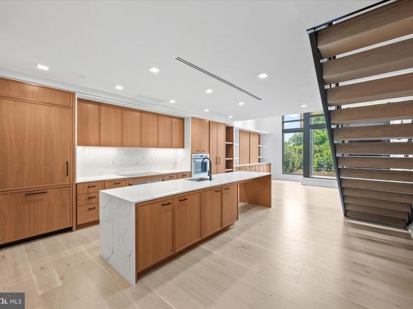 1336 8TH Street NW TH5, Washington DC 20001
