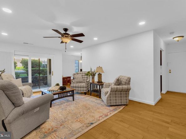 527 Florida Avenue T2, Herndon VA 20170
