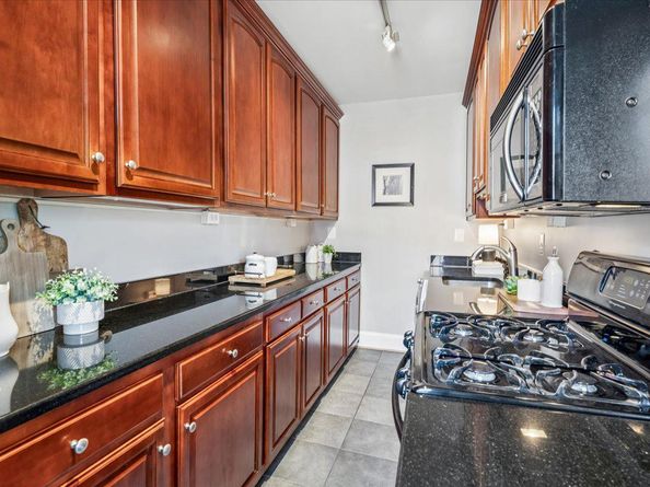 3010 Wisconsin Avenue NW 209, Washington DC 20016