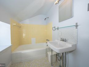 241 Cheswold Lane, Haverford PA 19041