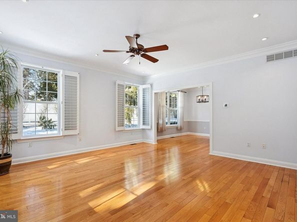 6 Edison Lane, Doylestown PA 18901