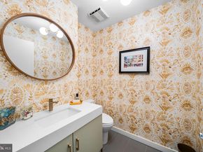 114 Bainbridge Street, Philadelphia PA 19147