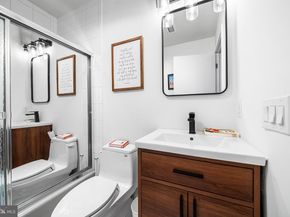 114 Bainbridge Street, Philadelphia PA 19147