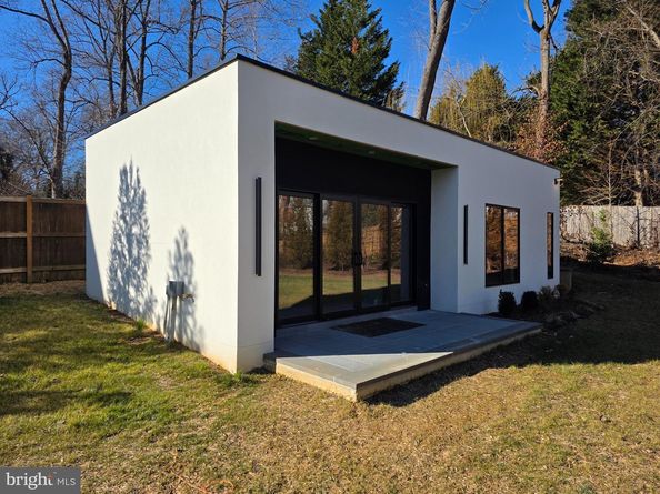 8302 Robey Avenue, Annandale VA 22003