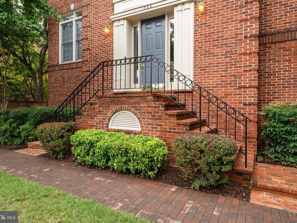 1500 N Colonial Terrace, Arlington VA 22209