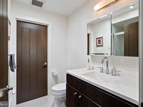 2041 Locust Street, Philadelphia PA 19103