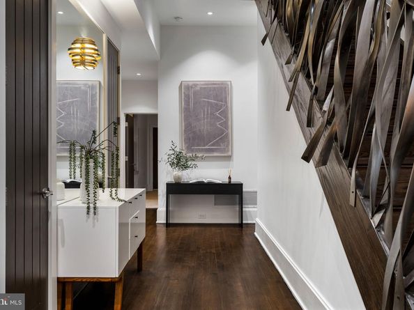 2041 Locust Street, Philadelphia PA 19103