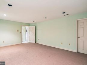 9939 Bentcross Drive, Potomac MD 20854