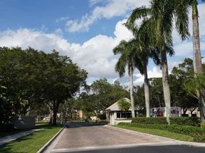 10245 SW 16th Court, Pembroke Pines FL 33025