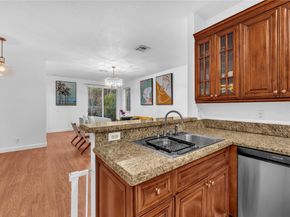 1059 Golden Cane Dr, Weston FL 33327