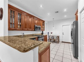 1059 Golden Cane Dr, Weston FL 33327