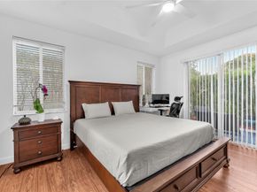 1059 Golden Cane Dr, Weston FL 33327