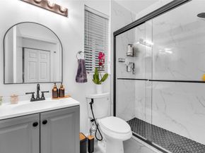 1059 Golden Cane Dr, Weston FL 33327