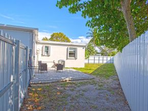 5241 NE 16th Terrace E, Pompano Beach FL 33064