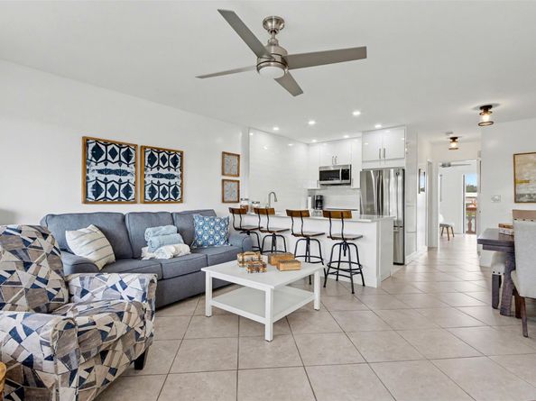 901 SW 11th Ave 16H, Hallandale Beach FL 33009