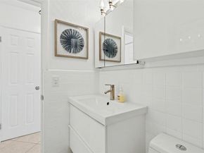 901 SW 11th Ave 16H, Hallandale Beach FL 33009