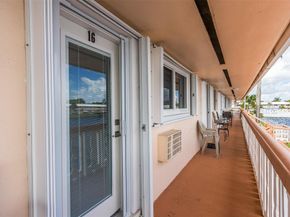 901 SW 11th Ave 16H, Hallandale Beach FL 33009