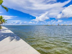 1040 Lake Shore Dr 203, Lake Park FL 33403