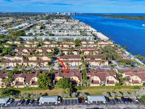 1040 Lake Shore Dr 203, Lake Park FL 33403