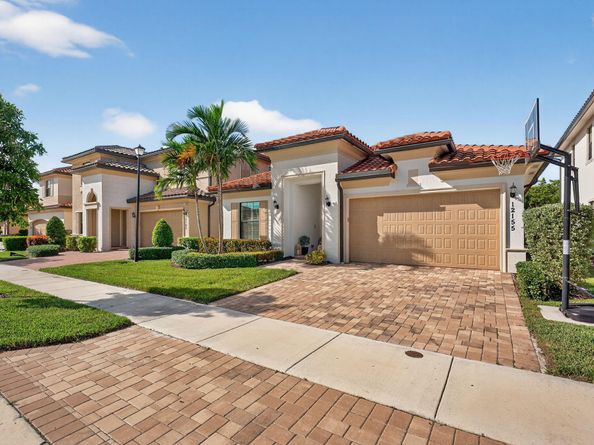 12155 N Baypoint Cir, Parkland FL 33076