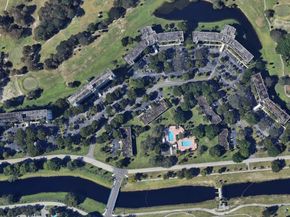 555 Oaks Ln 112, Pompano Beach FL 33069