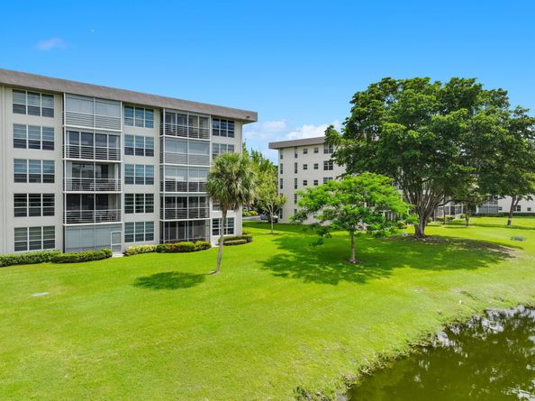 555 Oaks Ln 112, Pompano Beach FL 33069