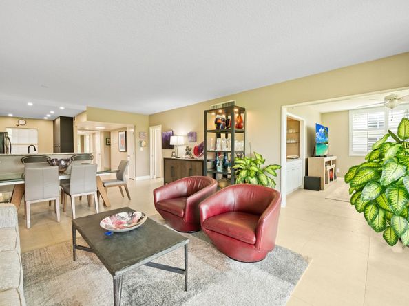 555 Oaks Ln 112, Pompano Beach FL 33069