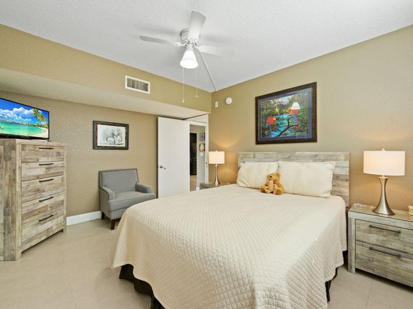 555 Oaks Ln 112, Pompano Beach FL 33069