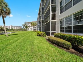 555 Oaks Ln 112, Pompano Beach FL 33069