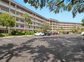 555 Oaks Ln 112, Pompano Beach FL 33069