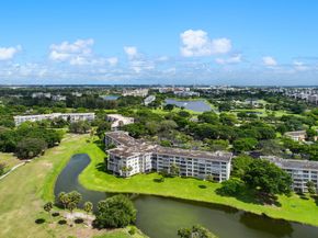 555 Oaks Ln 112, Pompano Beach FL 33069