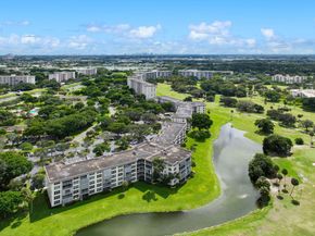 555 Oaks Ln 112, Pompano Beach FL 33069