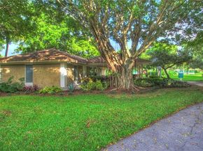 555 Oaks Ln 112, Pompano Beach FL 33069