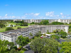 555 Oaks Ln 112, Pompano Beach FL 33069