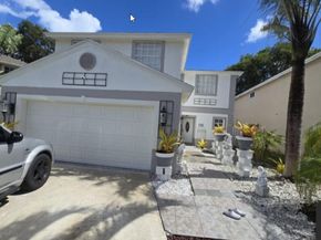 110 E Riverbend Dr, Sunrise FL 33326