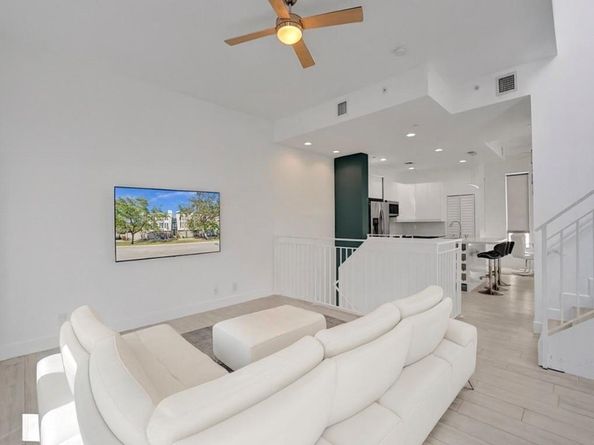 703 SE 16th Ct, Fort Lauderdale FL 33316