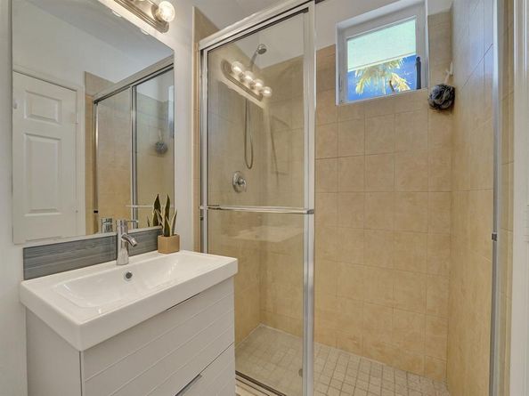 703 SE 16th Ct, Fort Lauderdale FL 33316