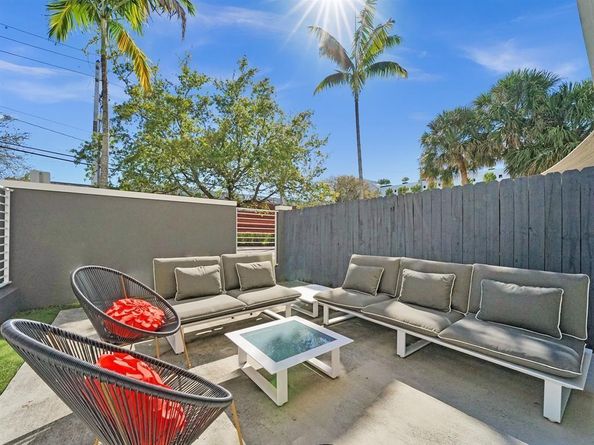 703 SE 16th Ct, Fort Lauderdale FL 33316