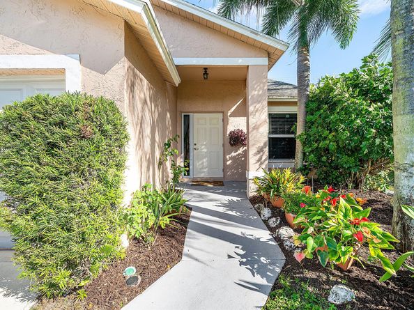 16 Ripley Way, Boynton Beach FL 33426