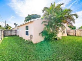 16 Ripley Way, Boynton Beach FL 33426