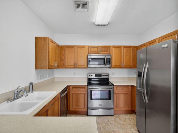 513 Talia Circle, Palm Springs FL 33461