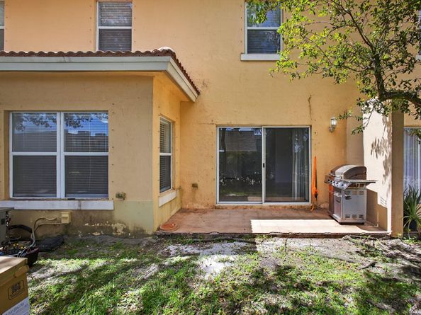 513 Talia Circle, Palm Springs FL 33461