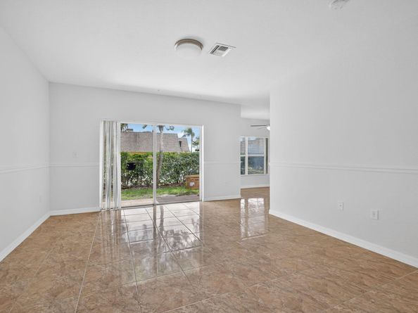 513 Talia Circle, Palm Springs FL 33461