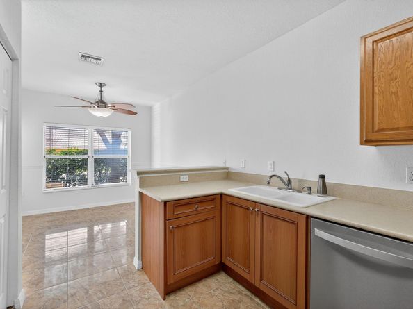 513 Talia Circle, Palm Springs FL 33461