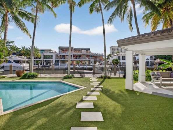 2614 Castilla Isle, Fort Lauderdale FL 33301