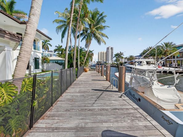 2614 Castilla Isle, Fort Lauderdale FL 33301