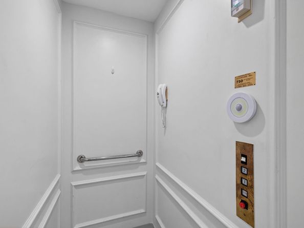 2614 Castilla Isle, Fort Lauderdale FL 33301