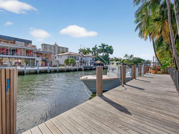 2614 Castilla Isle, Fort Lauderdale FL 33301