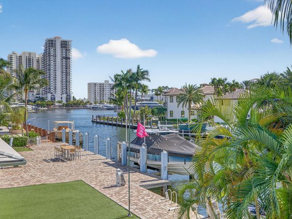 2614 Castilla Isle, Fort Lauderdale FL 33301